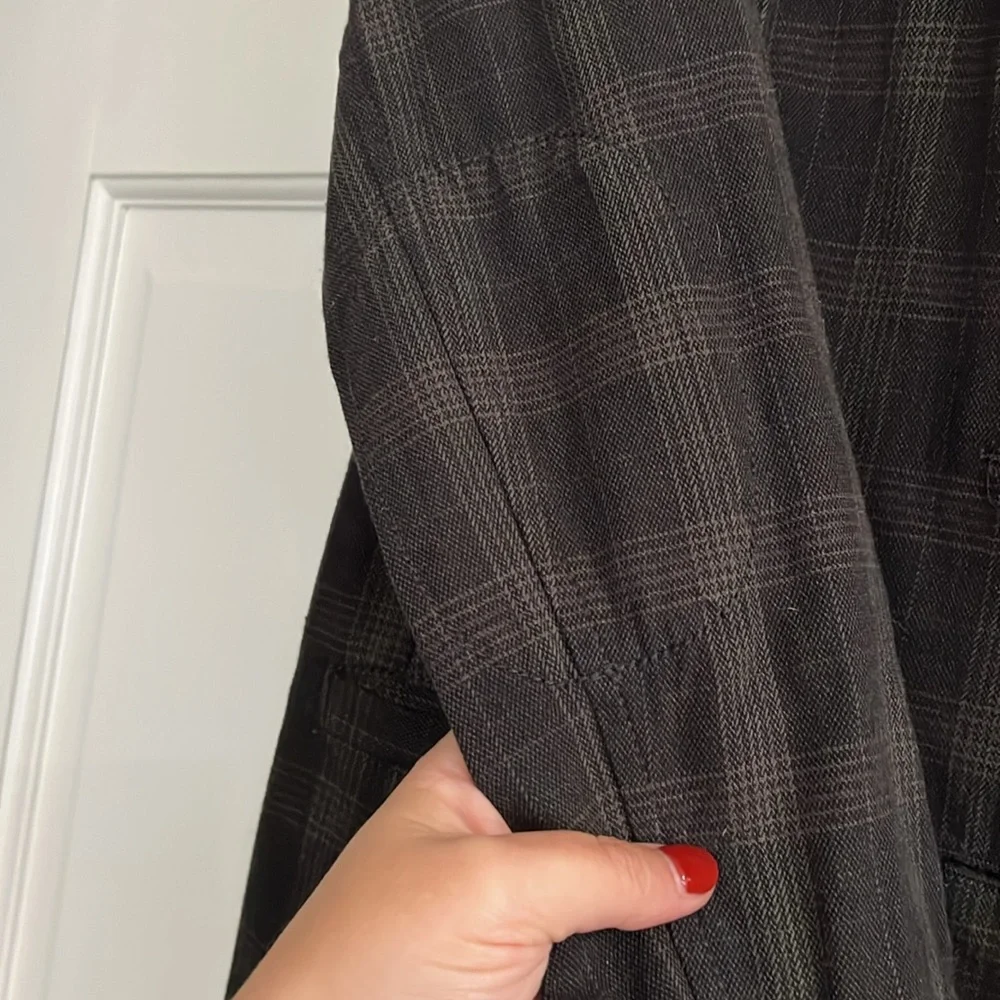 Blazer - Picture 6 of 7